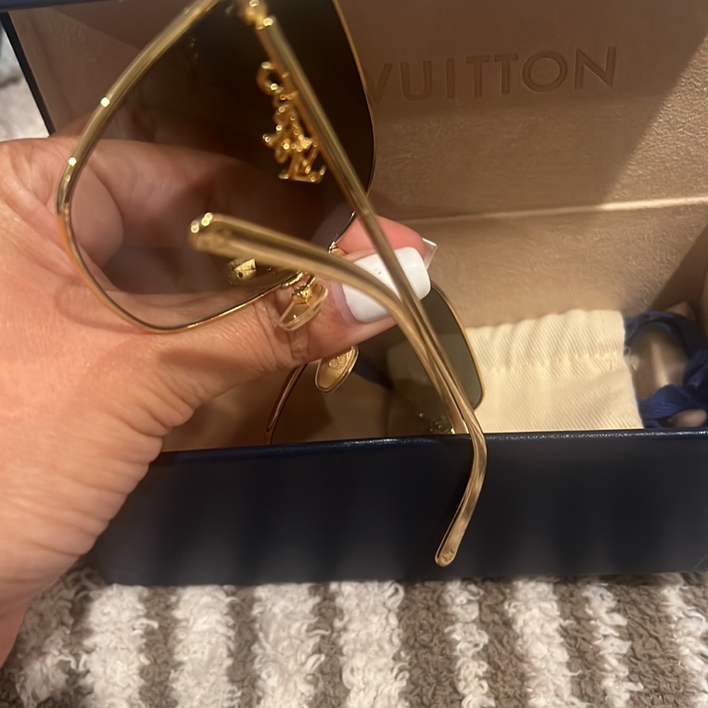 Louis Vuitton charm cat eye sunglasses - Picture 5 of 8